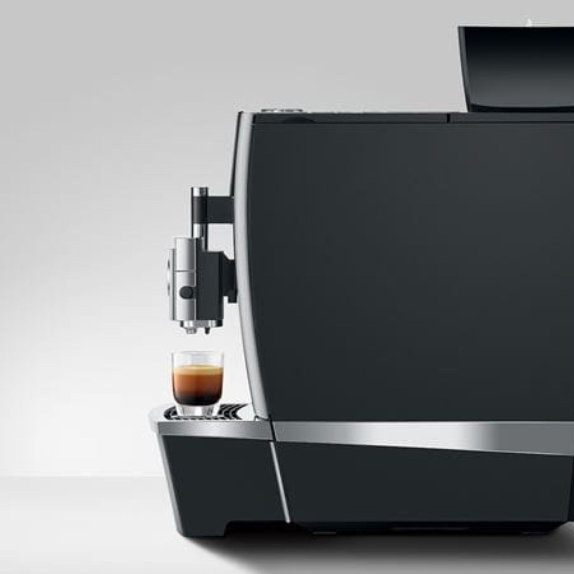 JURA GIGA X3c commercial bean-to-cup coffee machine with fresh milk system and touchscreen control