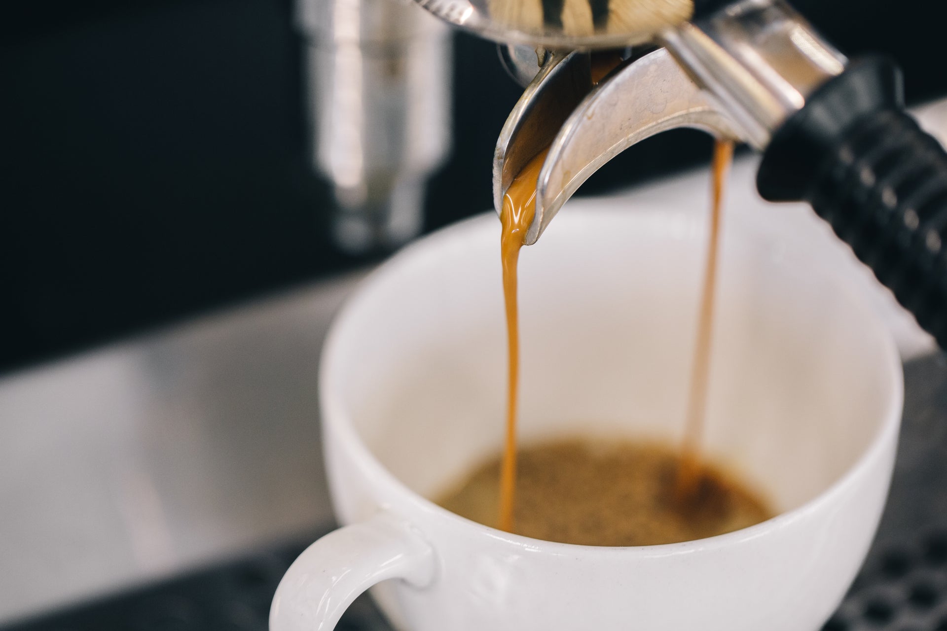 Expert advice on choosing a commercial coffee machine for a business.