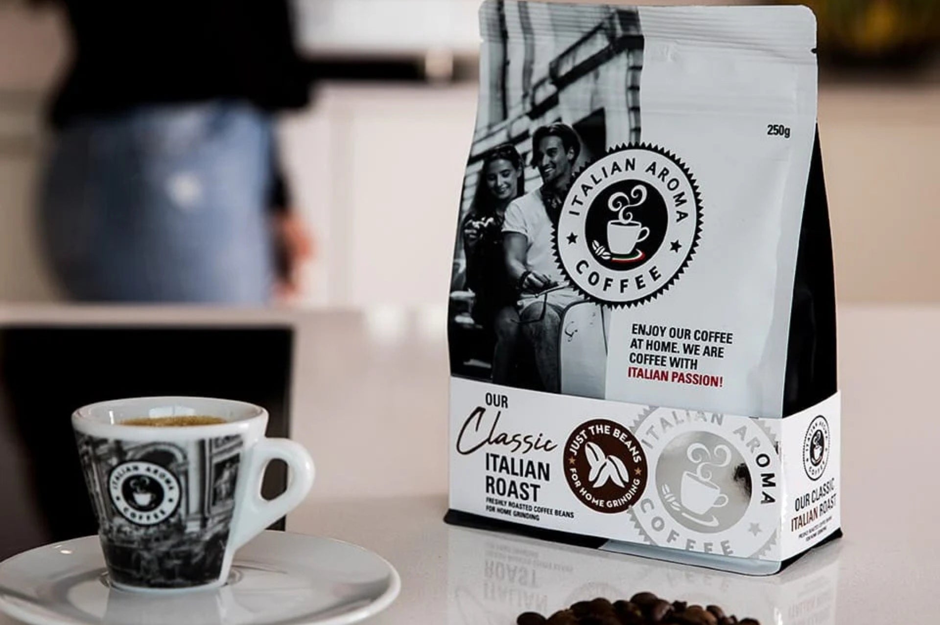 Italian Aroma coffee beans inspired by traditional Italian roasting and crafted for consistently excellent coffee for both barista espresso machines and bean-to-cup