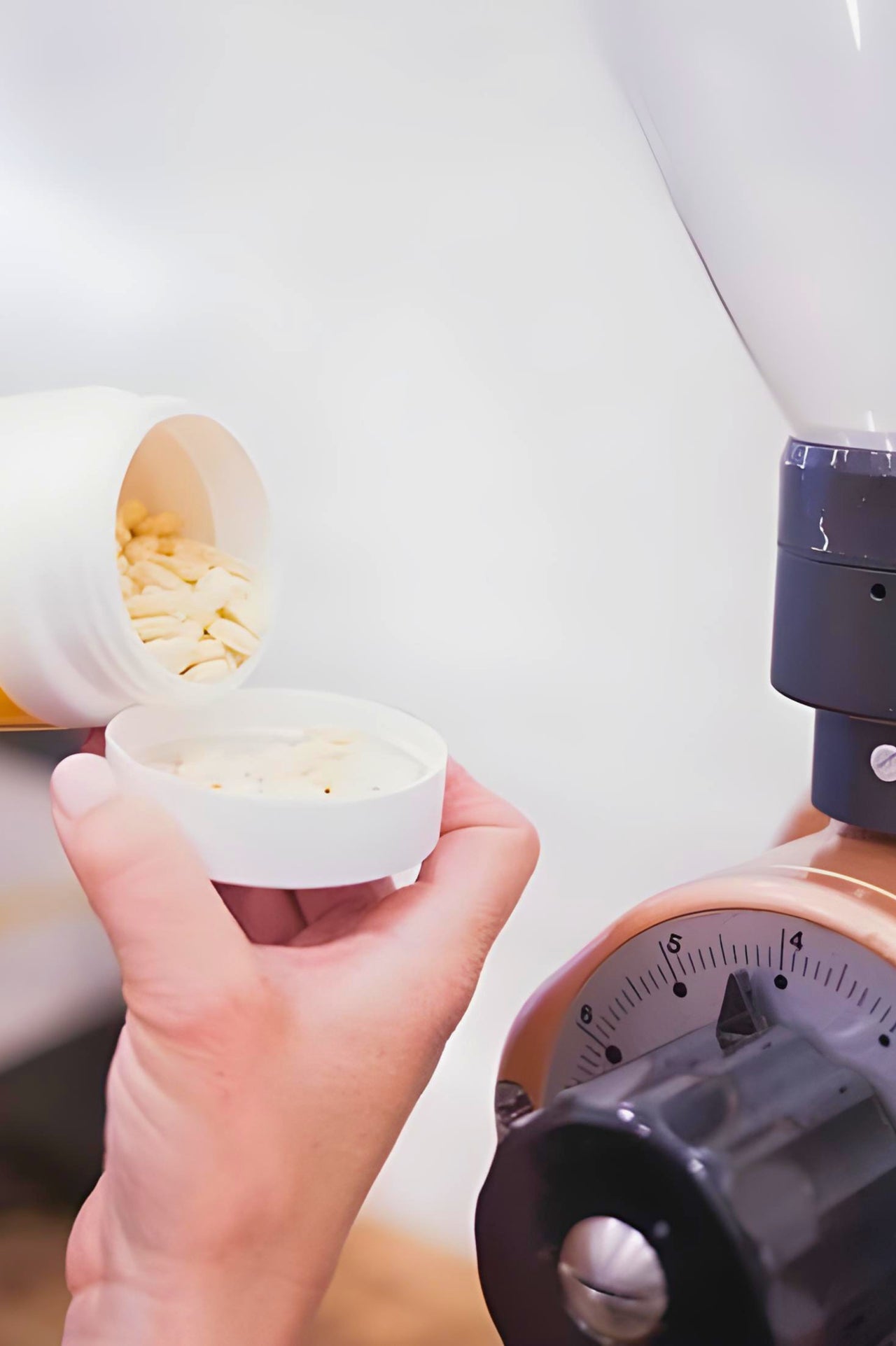 Coffee grinder cleaning tablets removing coffee oils and residue from professional burr grinders and bean-to-cup machines.